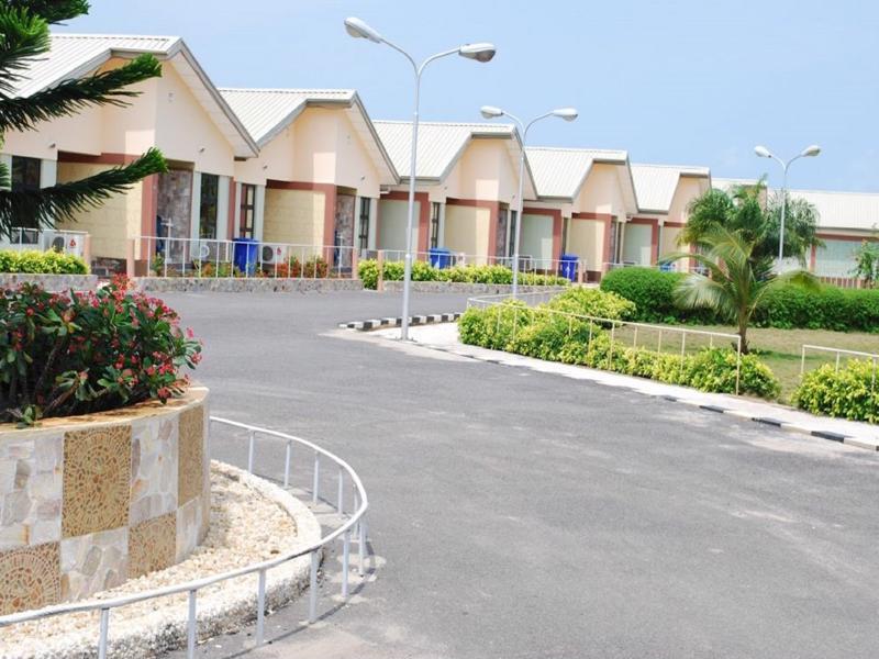 Whispering Palms Resort Magbon 外观 照片