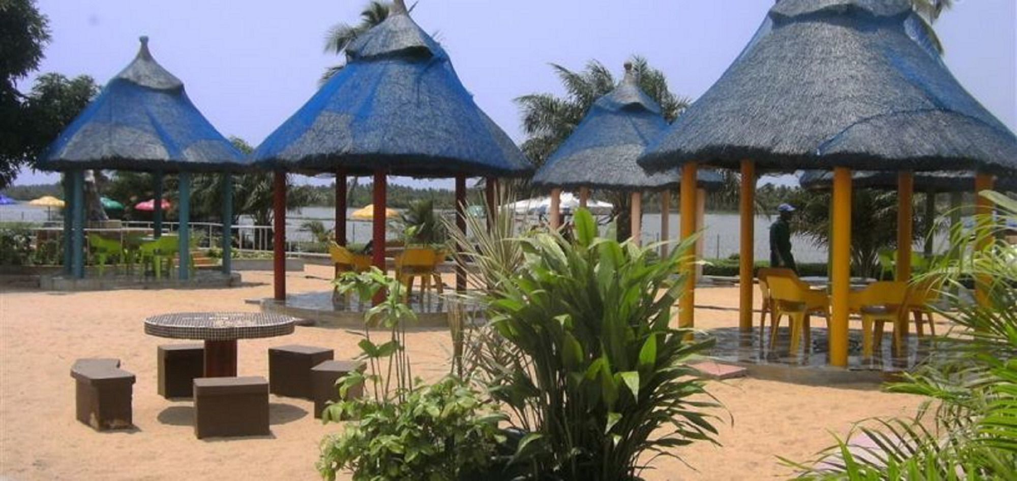 Whispering Palms Resort Magbon 外观 照片